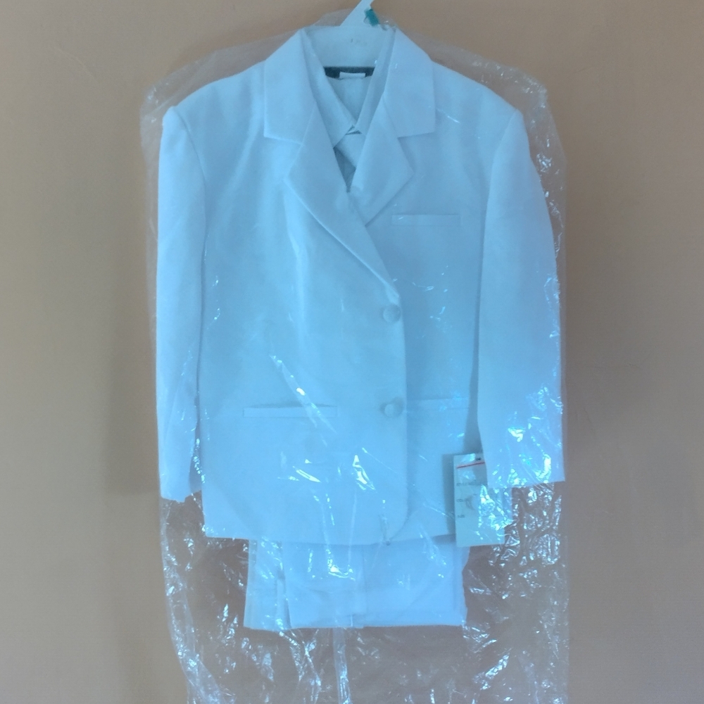 NWT CT Club Collection Rafael Tuxedo Suit 5 Piece Set Size 5
